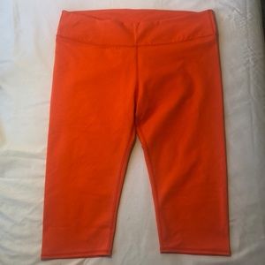 Fabletics crop bottoms